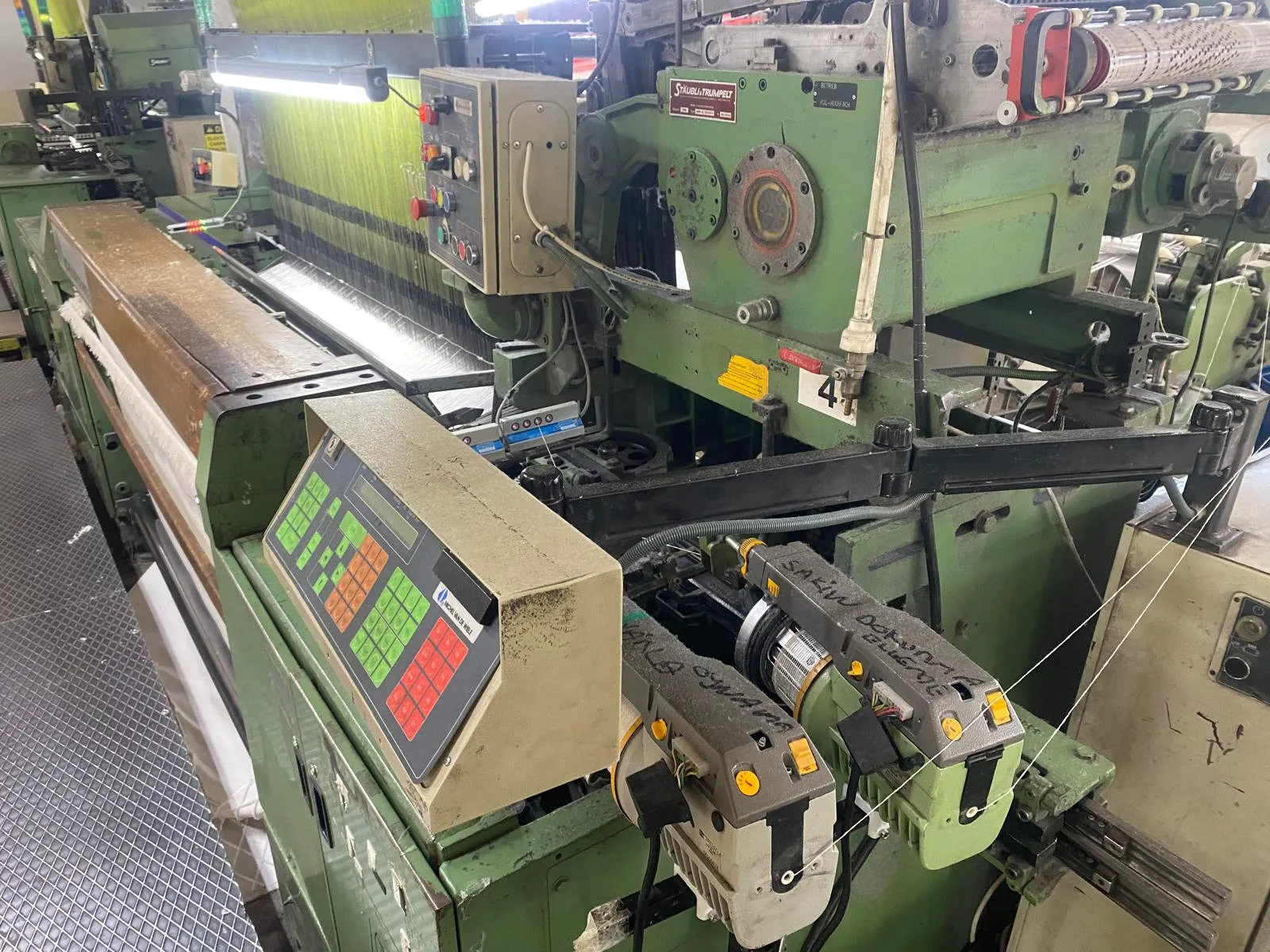 Van de Wiele VMM32, 175 cm, 1994, with a Stäubli LX3200 jacquard